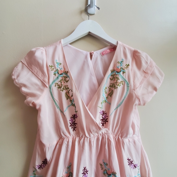 Pura Vida embroidered cotton pink top tie back, empire waist - Picture 2 of 7